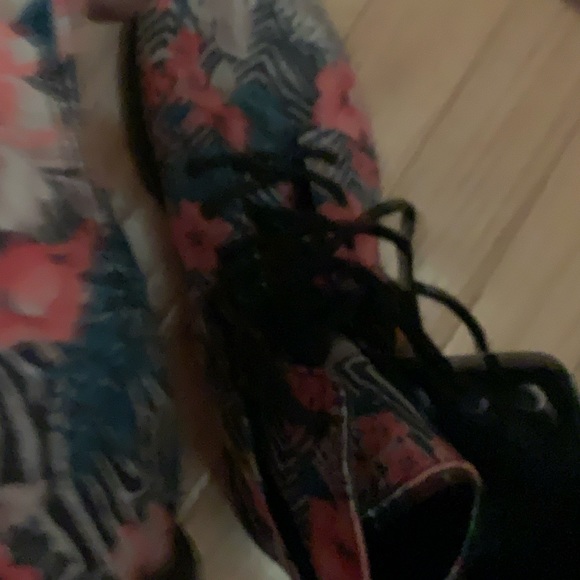 Volcom Printed Boots - Picture 3 of 3
